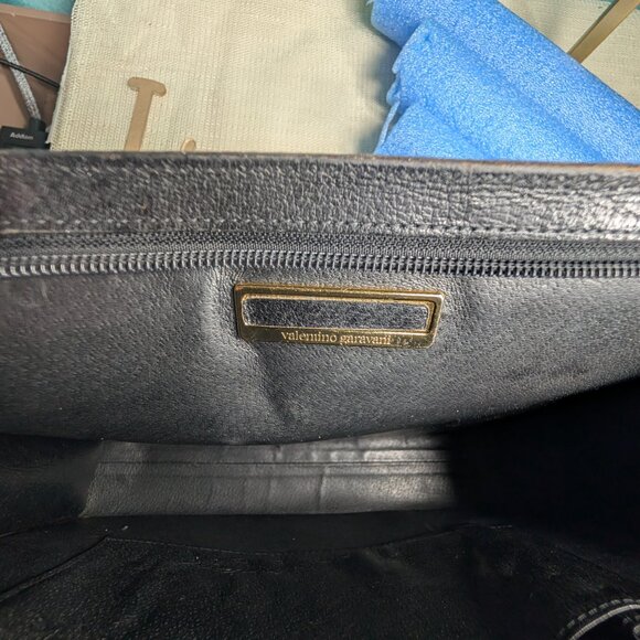 VALENTINO GARAVANI BLACK LEATHER CLUTCH AUTH VTG FEATURING GOLDEN HARDWARE - Picture 12 of 13